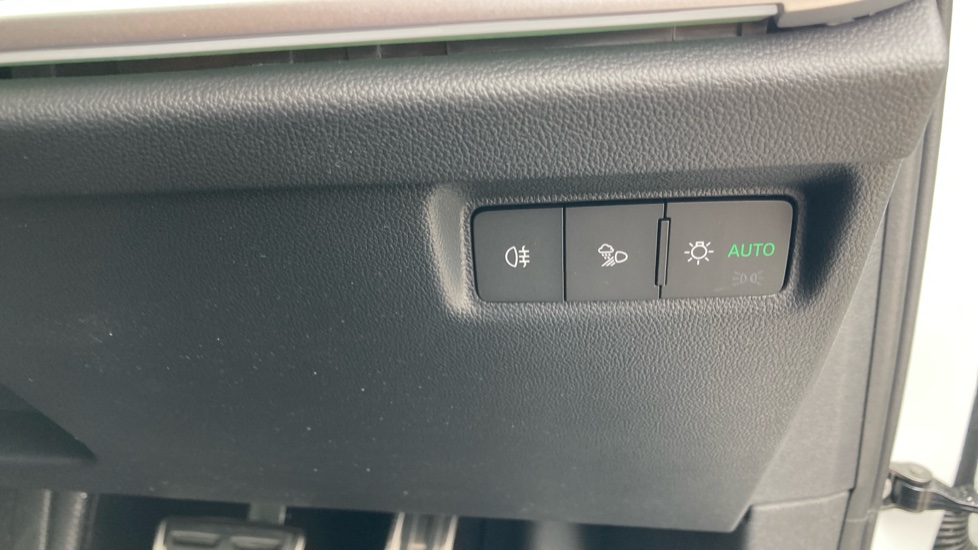 Skoda Enyaq 210kW 85x Sportline 82kWh 4x4 5dr Auto Electric - Image 32