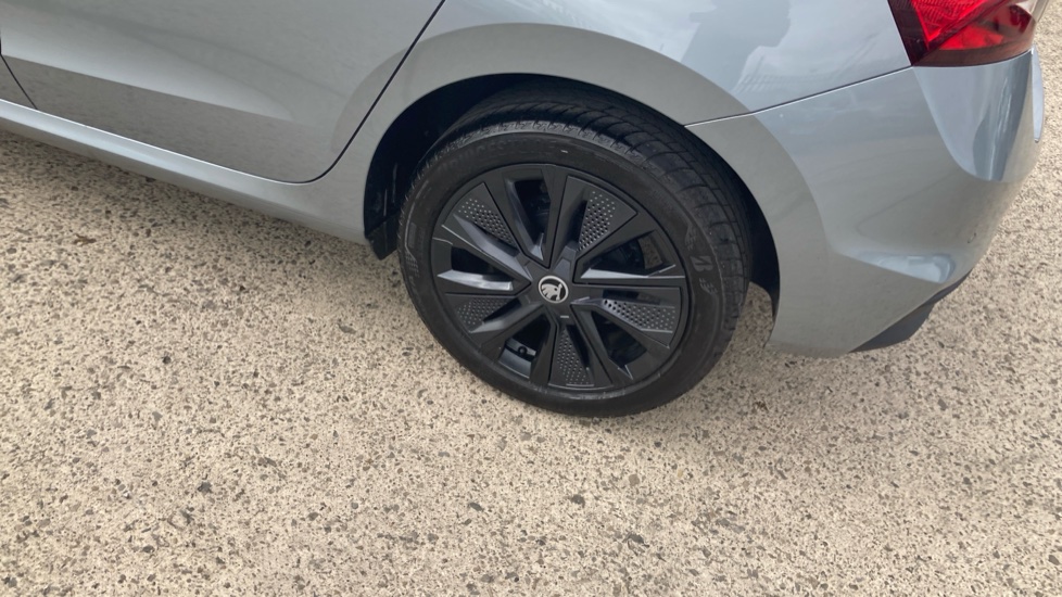 Skoda Fabia 1.0 TSI 116 Design Edition 5dr DSG Petrol Hatchback - Image 22