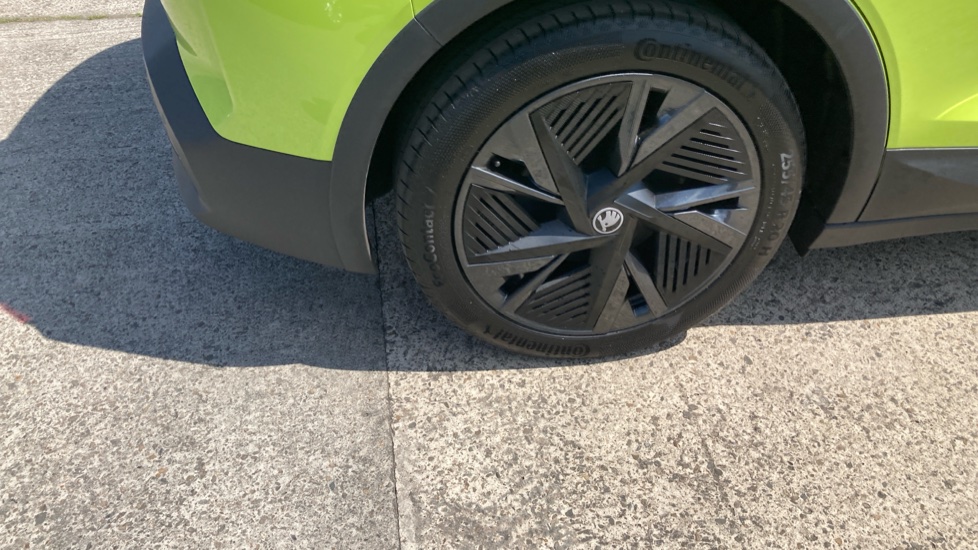 Skoda Elroq 250kW vRS 84kWh 4x4 5dr Auto Electric Estate - Image 21