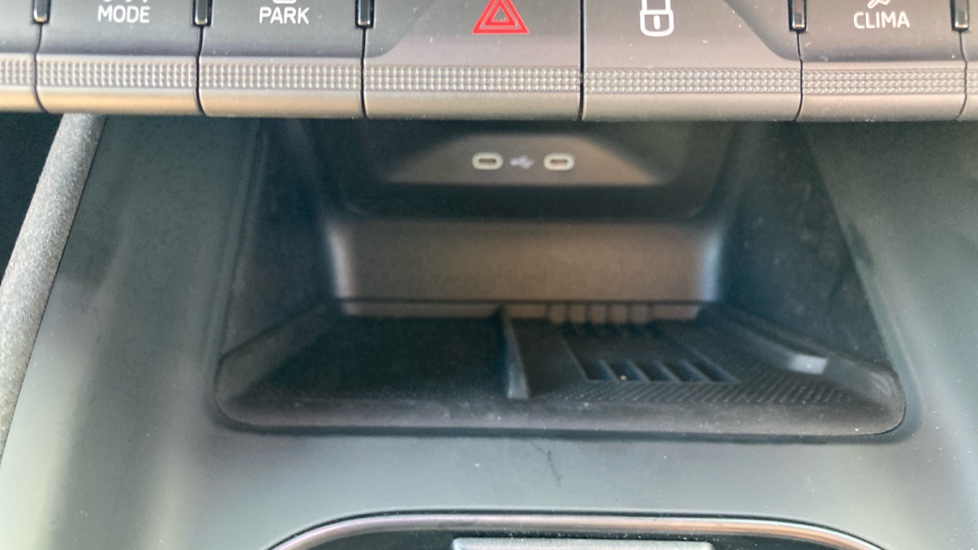 Skoda Elroq 250kW vRS 84kWh 4x4 5dr Auto Electric Estate - Image 36