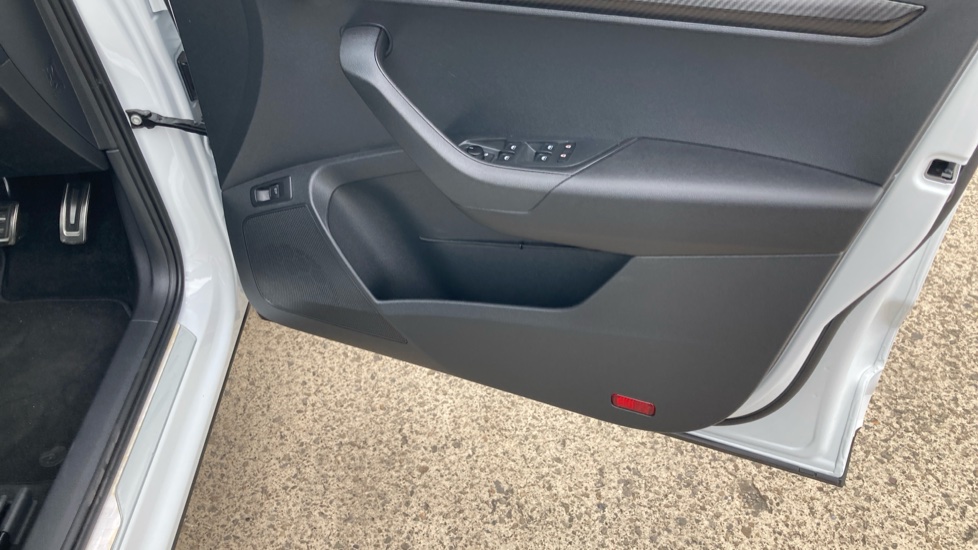 Skoda Karoq 1.5 TSI Sportline Edition 5dr DSG Petrol Estate - Image 19