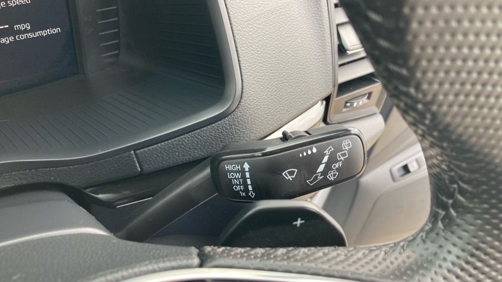 Skoda Karoq 1.5 TSI Sportline Edition 5dr DSG Petrol Estate - Image 31