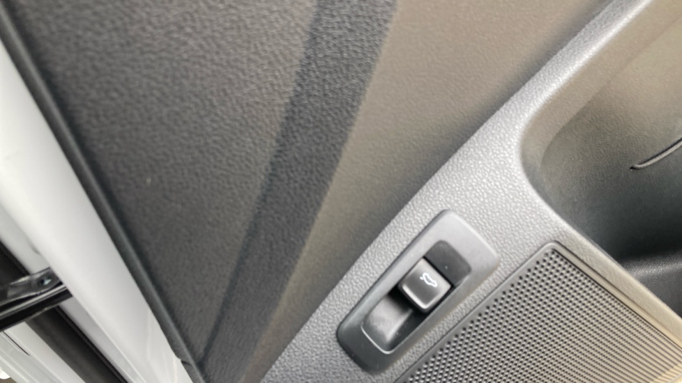 Skoda Karoq 1.5 TSI Sportline Edition 5dr DSG Petrol Estate - Image 39