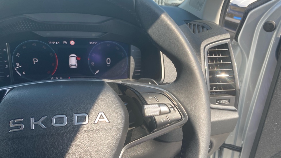 Skoda Karoq 1.5 TSI SE Edition 5dr DSG Petrol Estate - Image 18