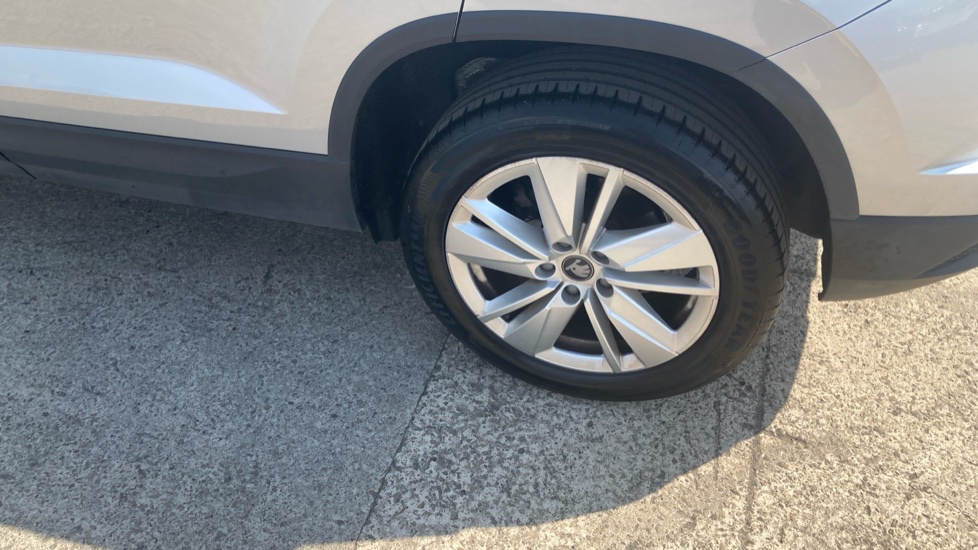 Skoda Karoq 1.5 TSI SE Edition 5dr DSG Petrol Estate - Image 22