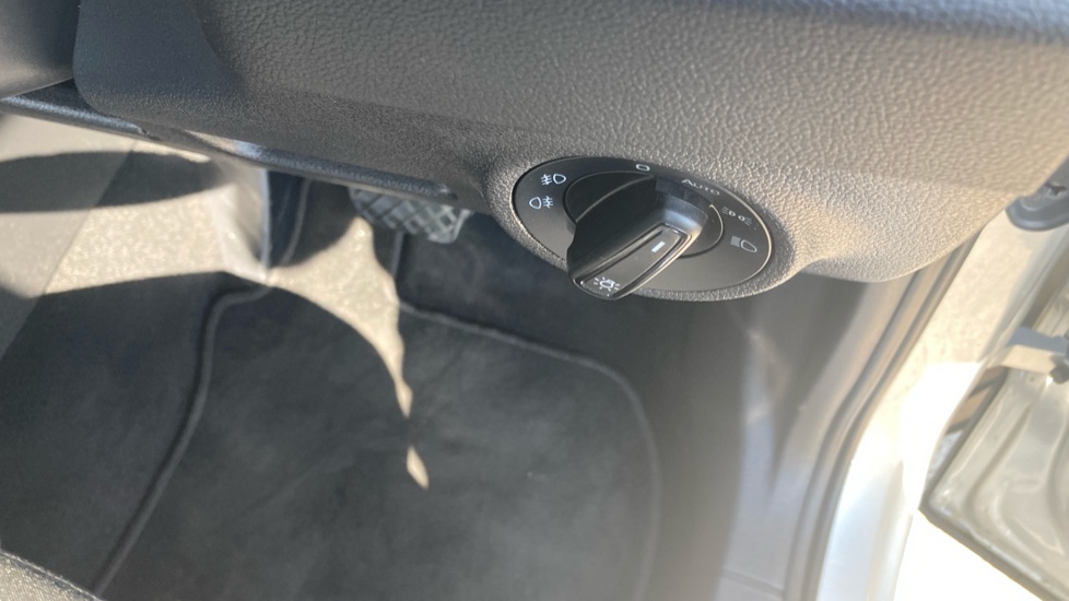 Skoda Karoq 1.5 TSI SE Edition 5dr DSG Petrol Estate - Image 27