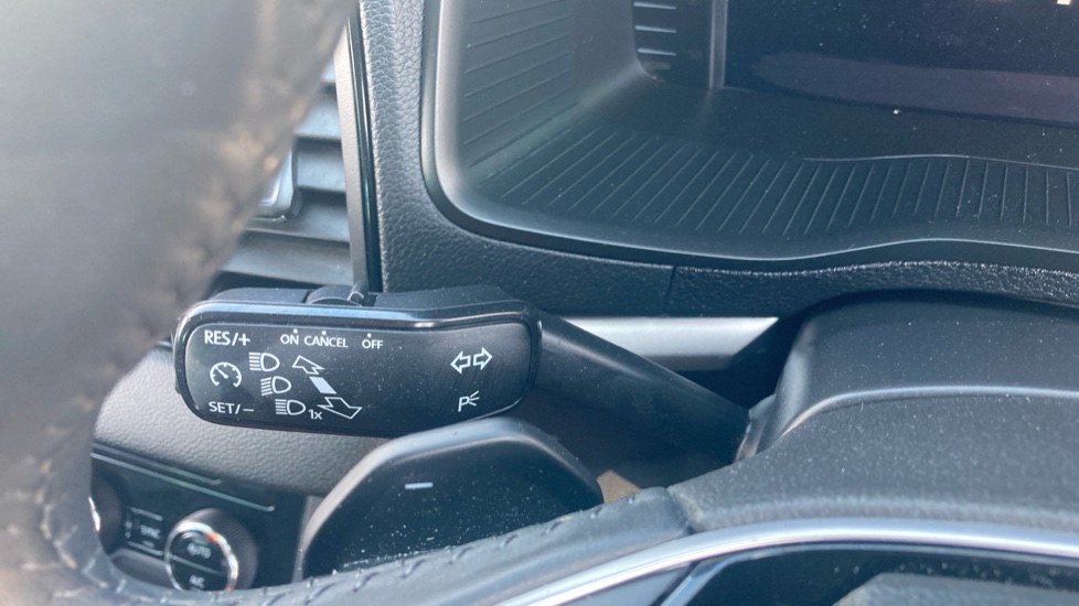 Skoda Karoq 1.5 TSI SE Edition 5dr DSG Petrol Estate - Image 29