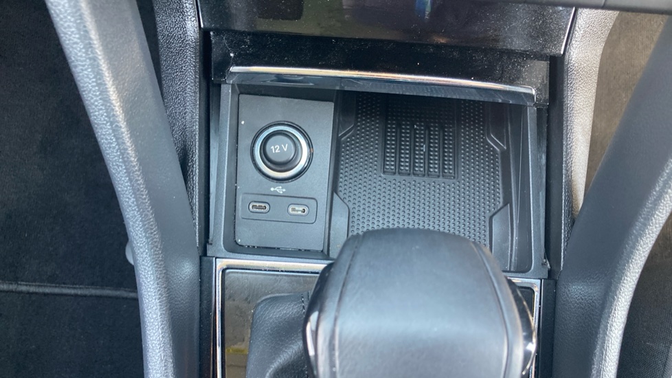Skoda Karoq 1.5 TSI SE Edition 5dr DSG Petrol Estate - Image 32