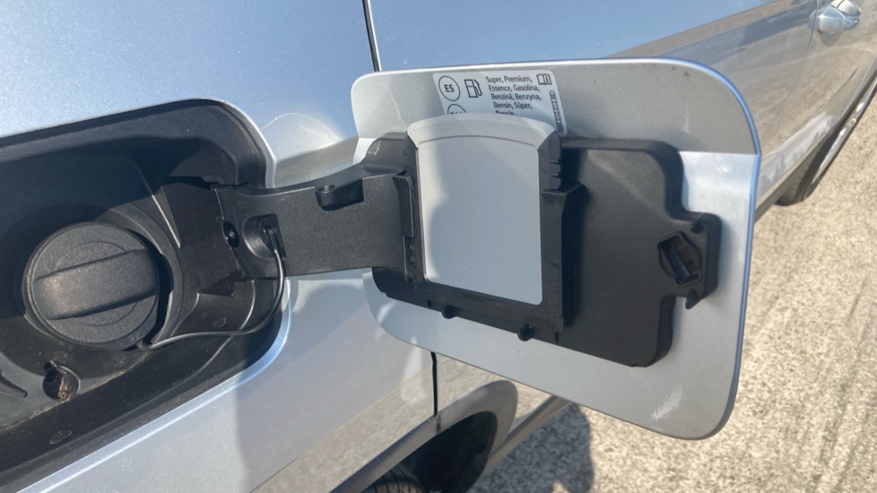 Skoda Karoq 1.5 TSI SE Edition 5dr DSG Petrol Estate - Image 36