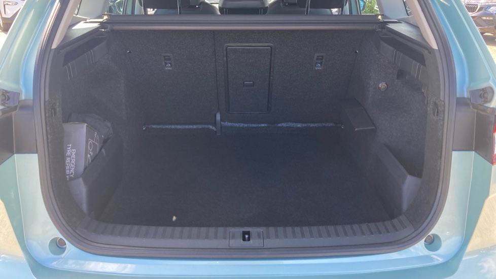Skoda Enyaq 132kW 60 ecoSuite 62kWh 5dr Auto Electric Estate - Image 20