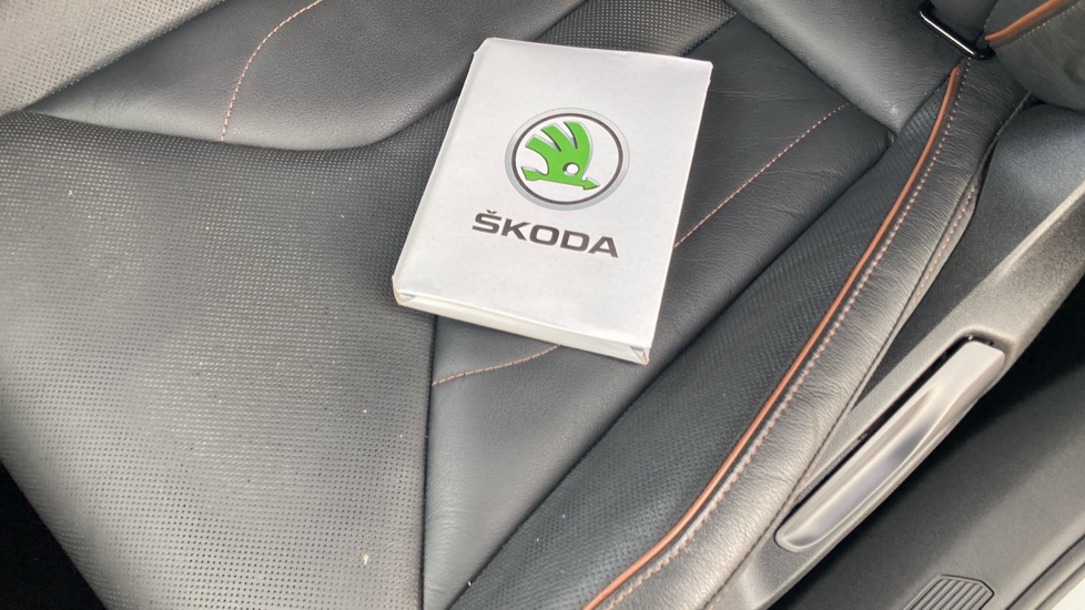 Skoda Enyaq 132kW 60 ecoSuite 62kWh 5dr Auto [120kW] Electric Estate - Image 45