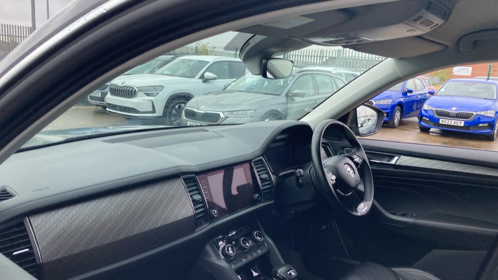 Skoda Kodiaq 1.5 TSI SE L Executive 5dr DSG [7 Seat] Petrol Estate - Image 2