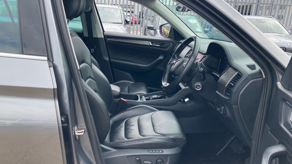 Skoda Kodiaq 1.5 TSI SE L Executive 5dr DSG [7 Seat] Petrol Estate - Image 15