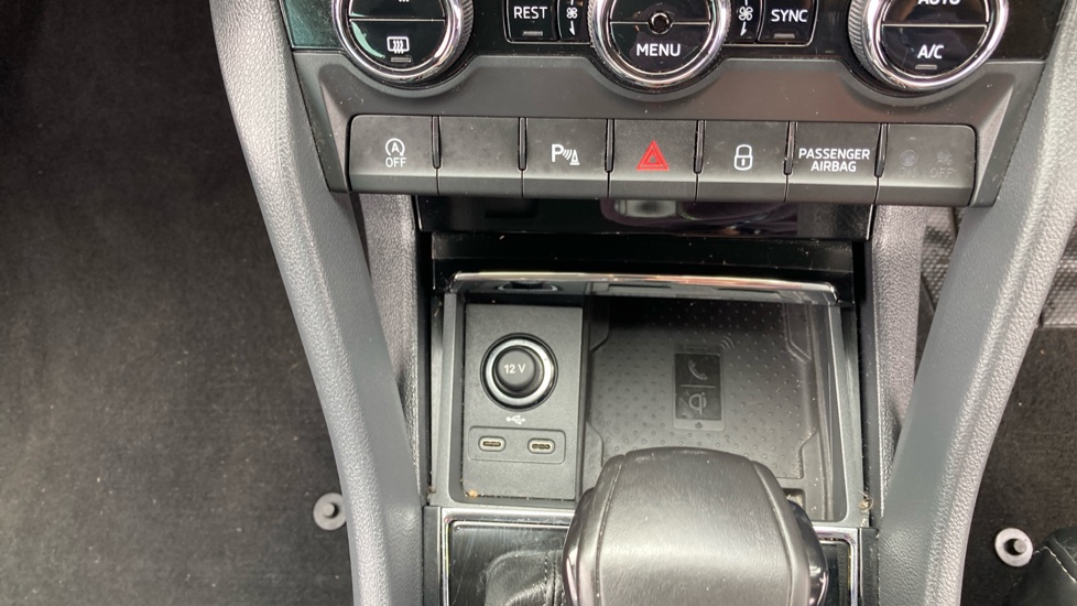 Skoda Kodiaq 1.5 TSI SE L Executive 5dr DSG [7 Seat] Petrol Estate - Image 33
