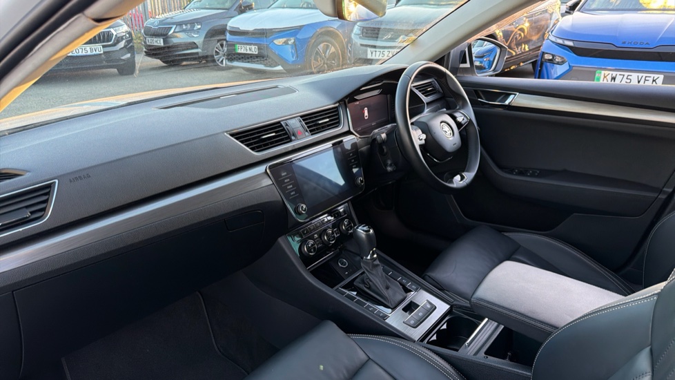 Skoda Superb 2.0 TDI CR SE L 5dr DSG Diesel Estate - Image 2