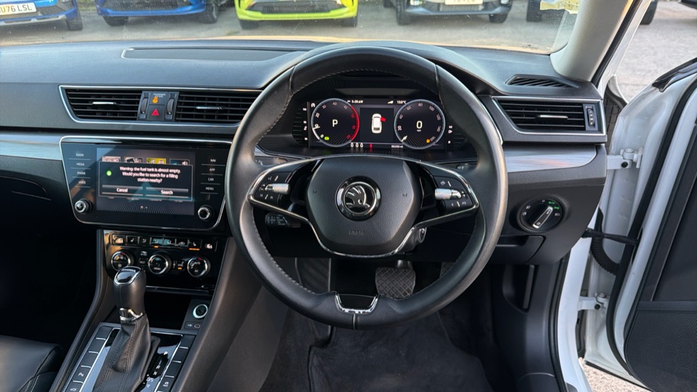 Skoda Superb 2.0 TDI CR SE L 5dr DSG Diesel Estate - Image 10