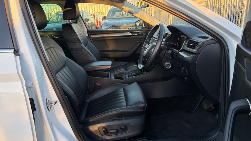 Skoda Superb 2.0 TDI CR SE L 5dr DSG Diesel Estate - Image 15