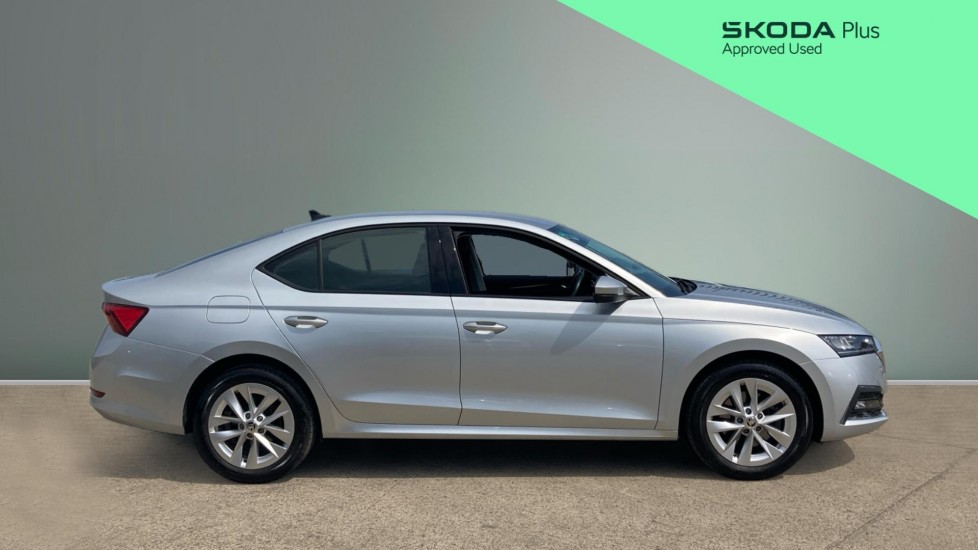 Skoda Octavia 1.4 TSI iV SE Technology DSG 5dr Hatchback - Image 4