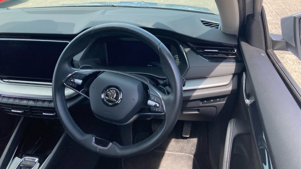 Skoda Octavia 1.4 TSI iV SE Technology DSG 5dr Hatchback - Image 10