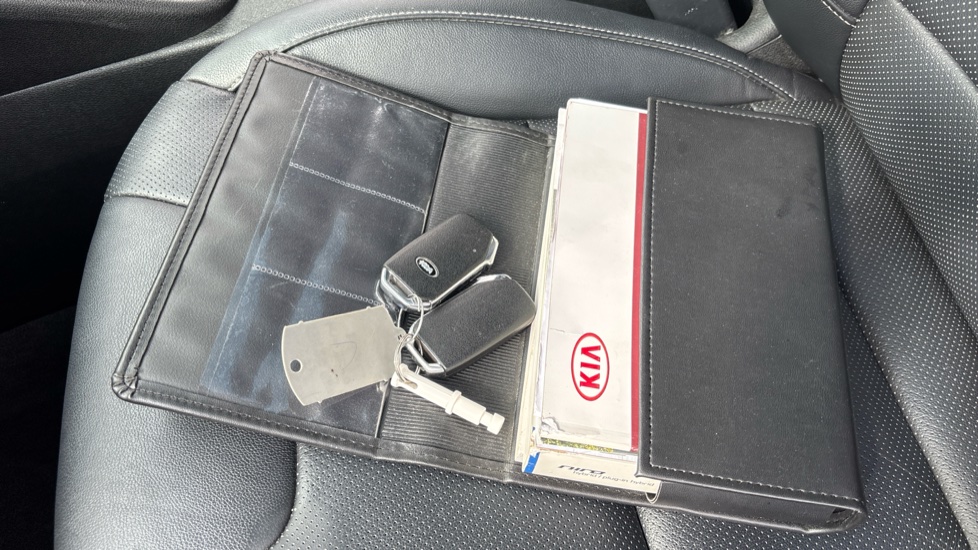 Kia Niro 1.6 GDi Hybrid 4 5dr DCT Hybrid Estate - Image 19