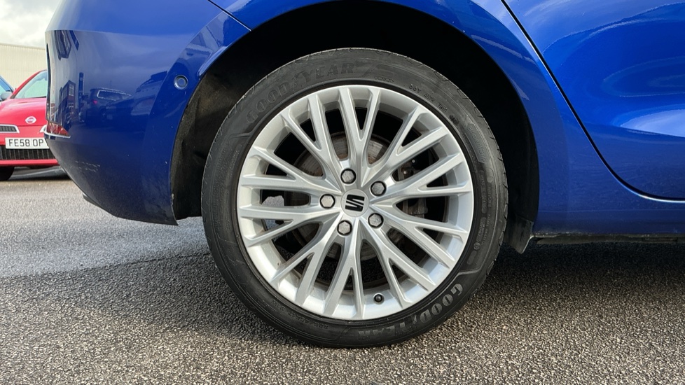 SEAT Leon 1.4 eHybrid Xcellence 5dr DSG Hatchback - Image 7