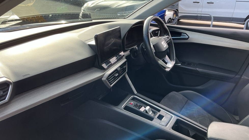 SEAT Leon 1.4 eHybrid Xcellence 5dr DSG Hatchback - Image 9