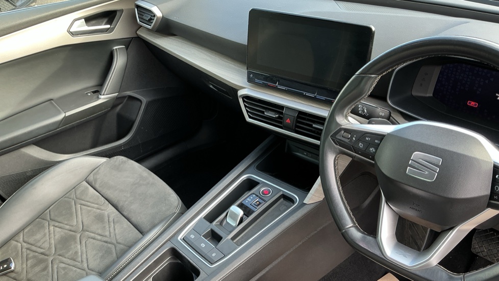 SEAT Leon 1.4 eHybrid Xcellence 5dr DSG Hatchback - Image 14