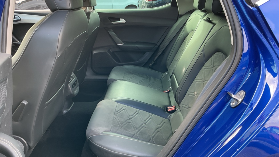 SEAT Leon 1.4 eHybrid Xcellence 5dr DSG Hatchback - Image 16