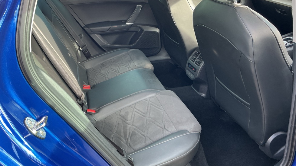 SEAT Leon 1.4 eHybrid Xcellence 5dr DSG Hatchback - Image 32