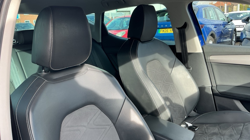 SEAT Leon 1.4 eHybrid Xcellence 5dr DSG Hatchback - Image 39
