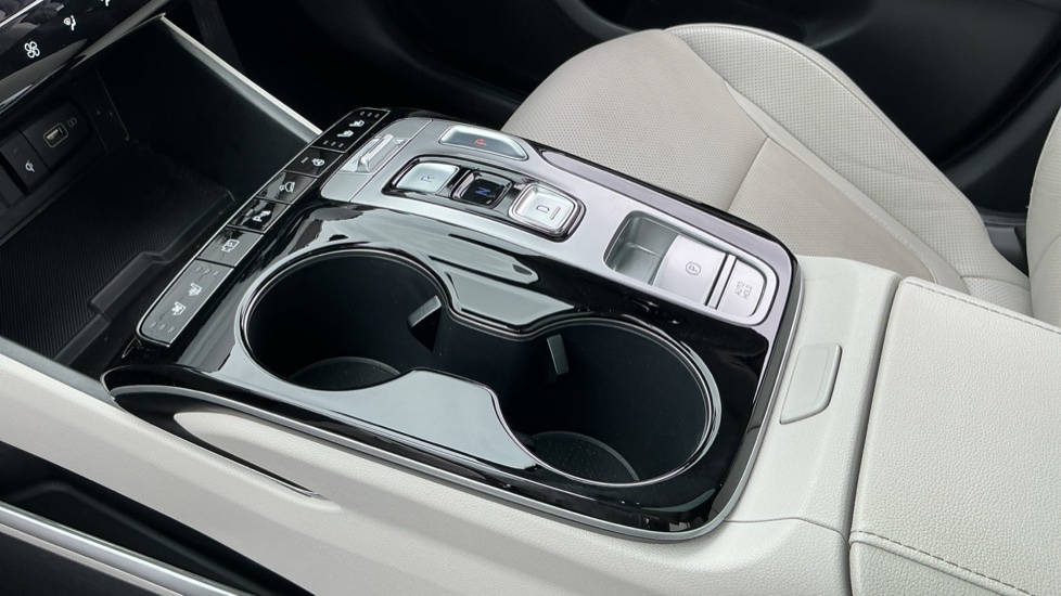 Hyundai TUCSON 1.6 TGDi Hybrid 230 Ultimate 5dr 2WD Auto Hybrid Estate - Image 13