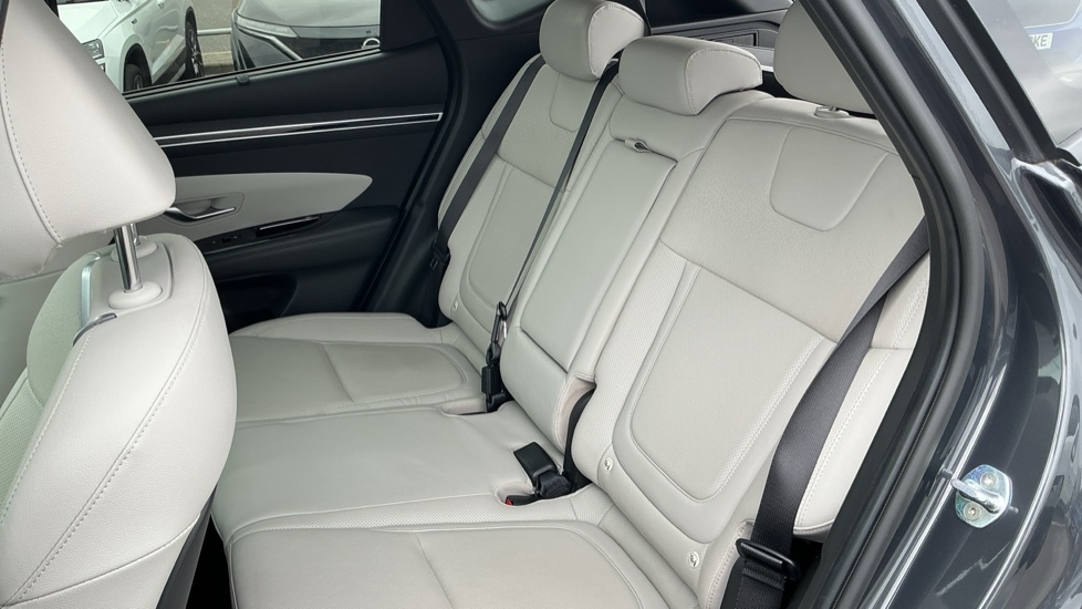 Hyundai TUCSON 1.6 TGDi Hybrid 230 Ultimate 5dr 2WD Auto Hybrid Estate - Image 16