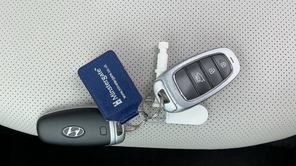 Hyundai TUCSON 1.6 TGDi Hybrid 230 Ultimate 5dr 2WD Auto Hybrid Estate - Image 20
