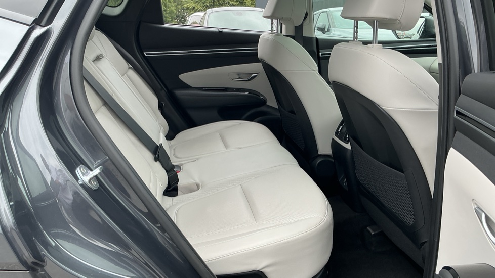 Hyundai TUCSON 1.6 TGDi Hybrid 230 Ultimate 5dr 2WD Auto Hybrid Estate - Image 21