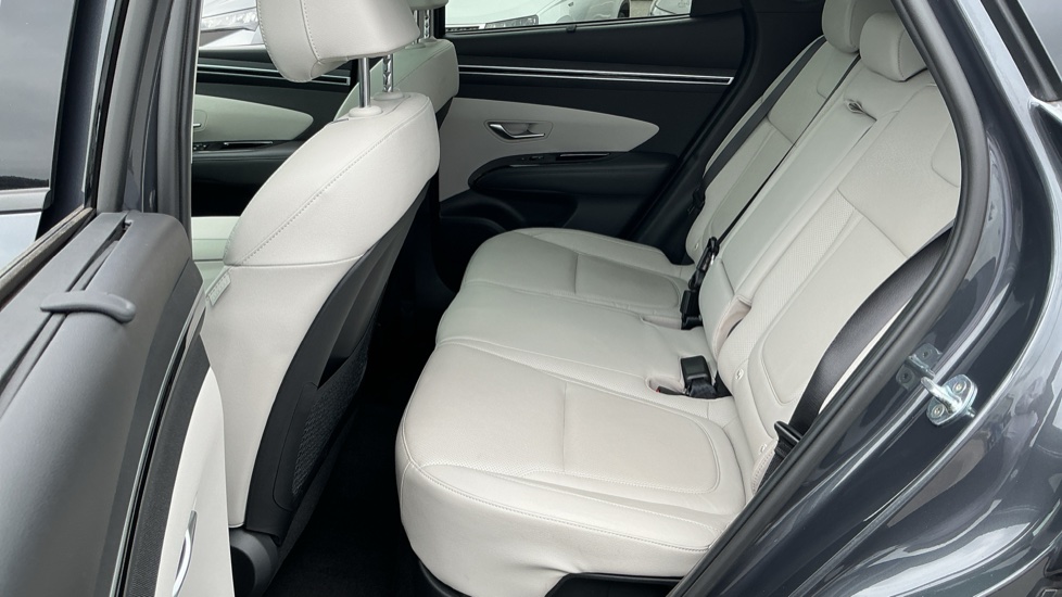 Hyundai TUCSON 1.6 TGDi Hybrid 230 Ultimate 5dr 2WD Auto Hybrid Estate - Image 38