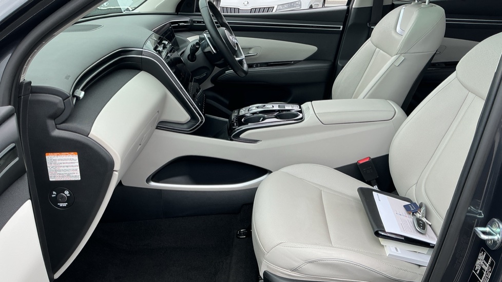 Hyundai TUCSON 1.6 TGDi Hybrid 230 Ultimate 5dr 2WD Auto Hybrid Estate - Image 39