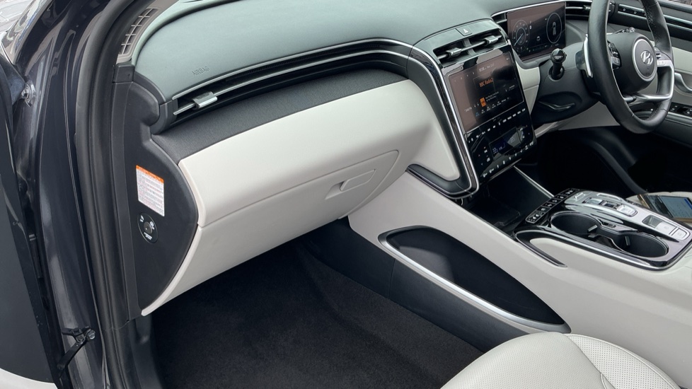Hyundai TUCSON 1.6 TGDi Hybrid 230 Ultimate 5dr 2WD Auto Hybrid Estate - Image 42
