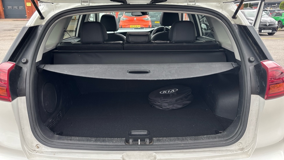 Kia E-Niro 150kW 4+ 64kWh 5dr Auto Electric Estate - Image 4