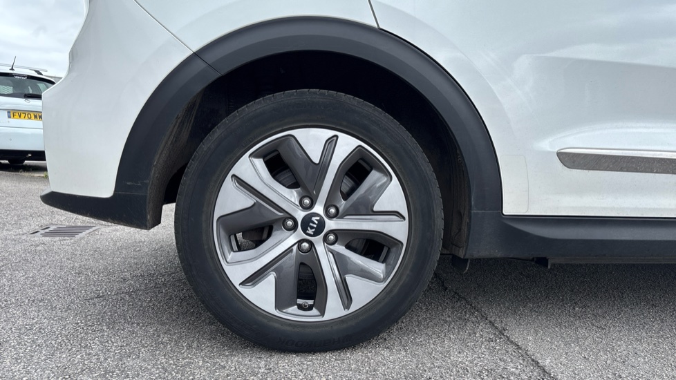 Kia E-Niro 150kW 4+ 64kWh 5dr Auto Electric Estate - Image 7