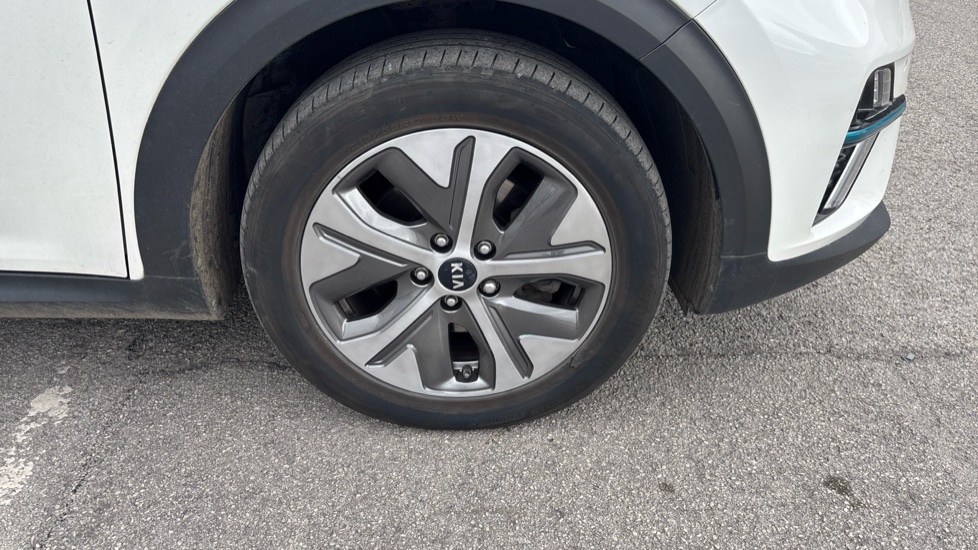 Kia E-Niro 150kW 4+ 64kWh 5dr Auto Electric Estate - Image 31