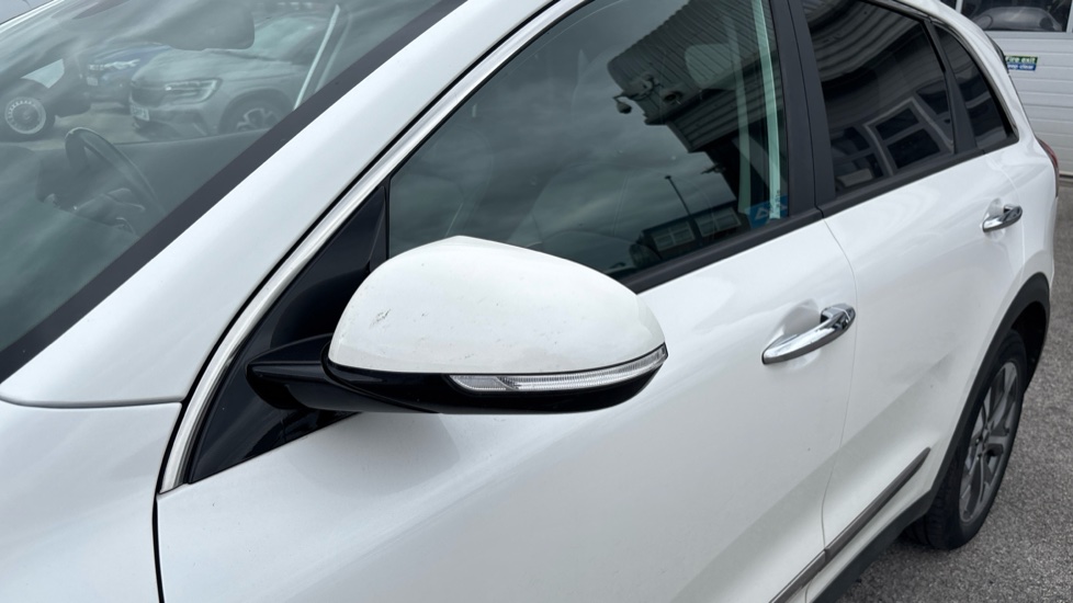 Kia E-Niro 150kW 4+ 64kWh 5dr Auto Electric Estate - Image 33