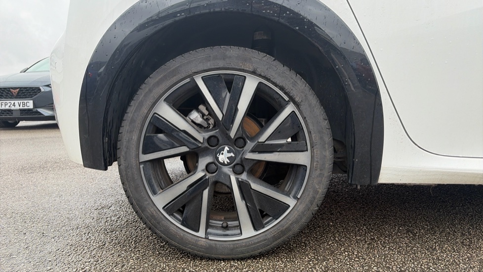 Peugeot 208 1.2 PureTech 130 GT 5dr EAT8 Petrol Hatchback - Image 7