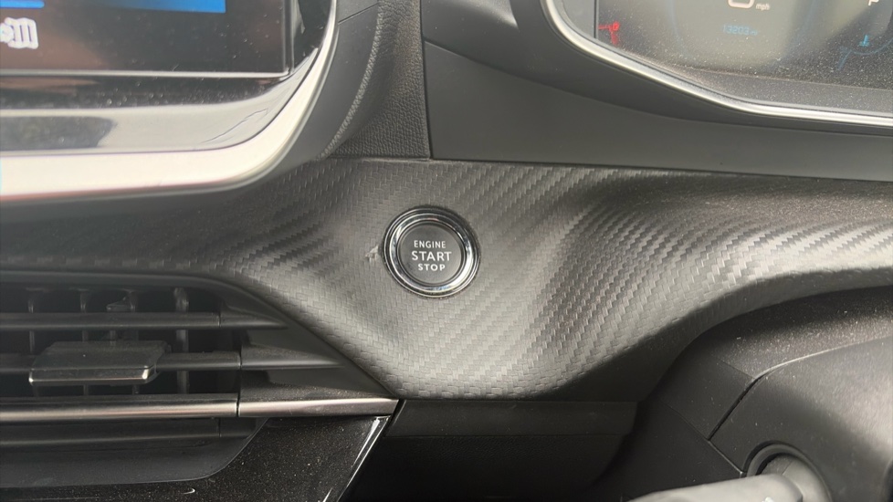 Peugeot 208 1.2 PureTech 130 GT 5dr EAT8 Petrol Hatchback - Image 25