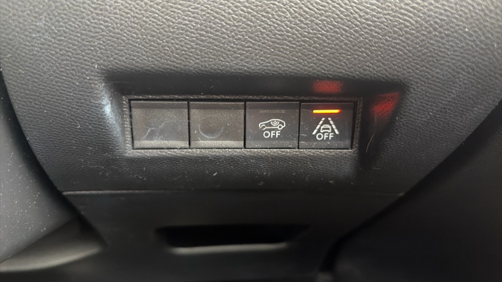 Peugeot 208 1.2 PureTech 130 GT 5dr EAT8 Petrol Hatchback - Image 37