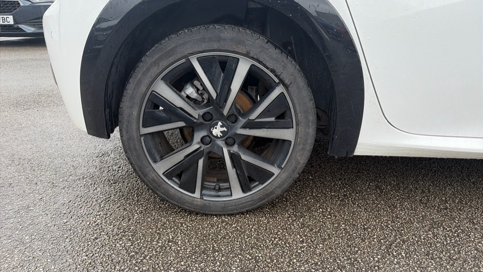 Peugeot 208 1.2 PureTech 130 GT 5dr EAT8 Petrol Hatchback - Image 40