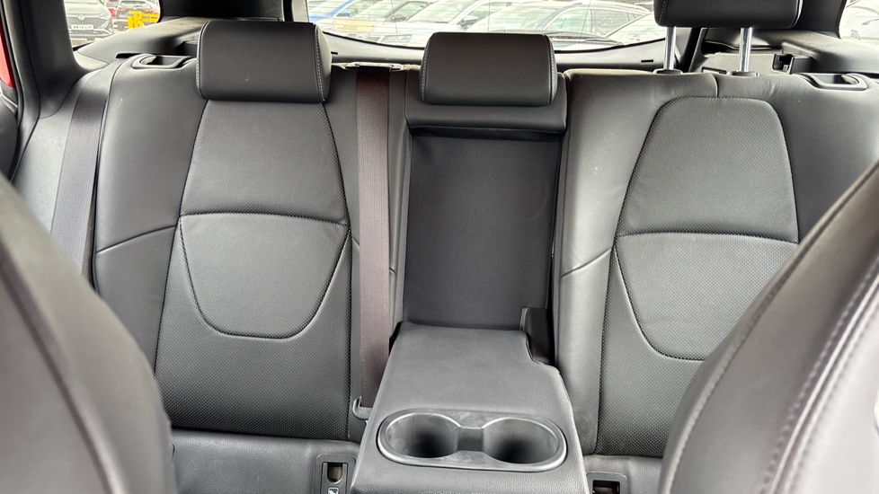 Toyota Corolla 2.0 VVT-i Hybrid Excel 5dr CVT Hybrid Estate - Image 15