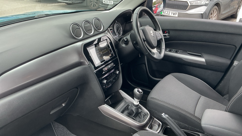 Suzuki Vitara 1.4 Boosterjet 48V Hybrid SZ-T 5dr Petrol Estate - Image 9