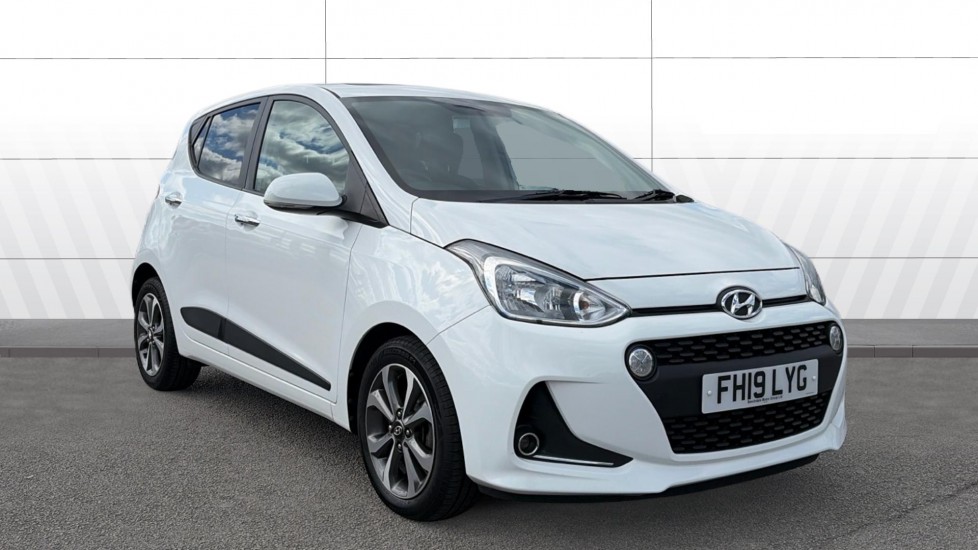 Hyundai i10 1.2 Premium SE 5dr Petrol Hatchback - Image 1