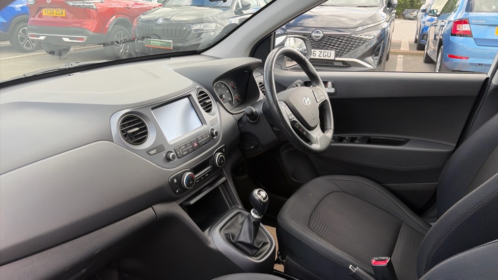 Hyundai i10 1.2 Premium SE 5dr Petrol Hatchback - Image 9