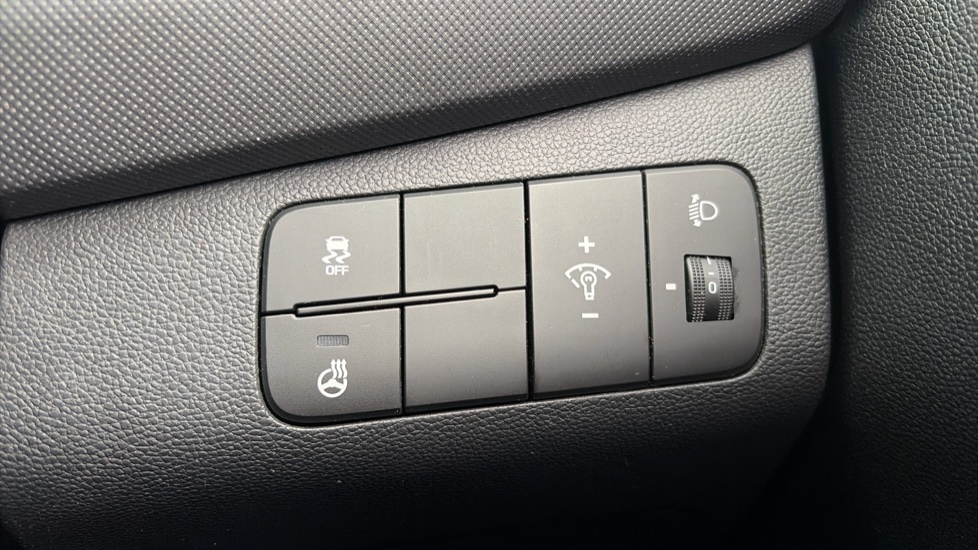 Hyundai i10 1.2 Premium SE 5dr Petrol Hatchback - Image 33